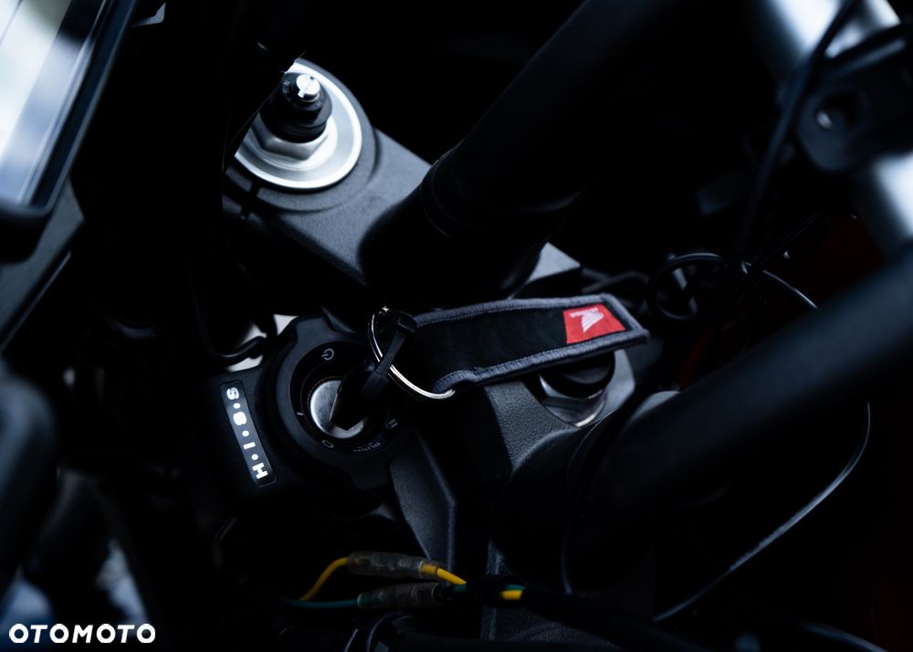 Honda VFR - 12