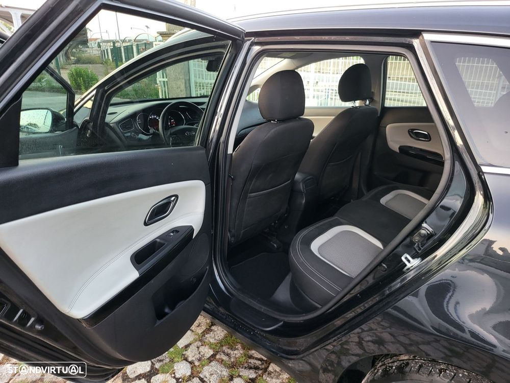 Kia Ceed 1.6 CRDi Prime - 24