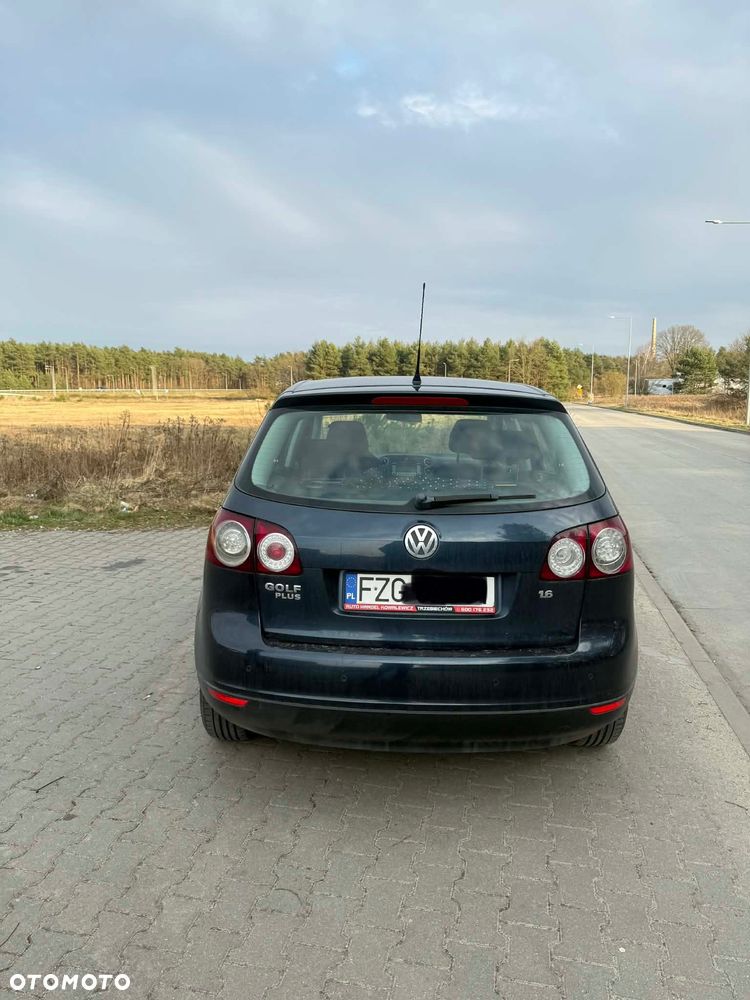 Volkswagen Golf Plus 1.6 FSI Comfortline - 3