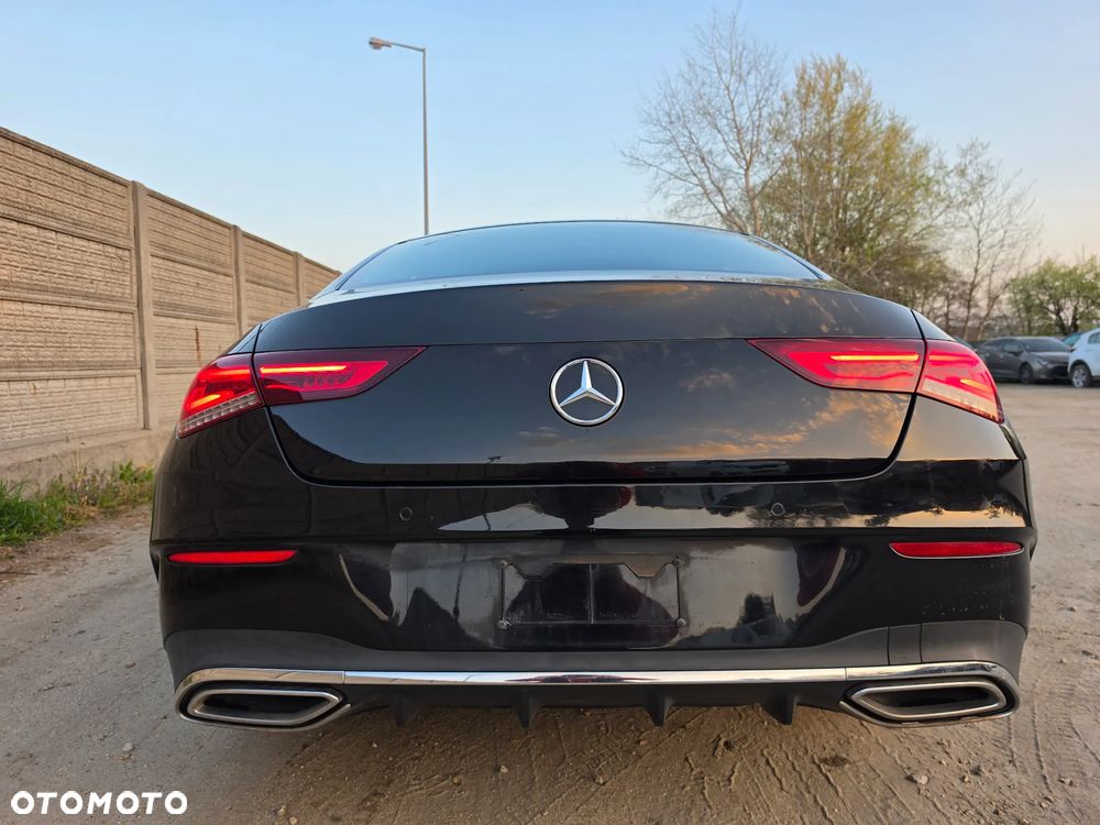 Mercedes-Benz CLA 180 AMG Line - 22