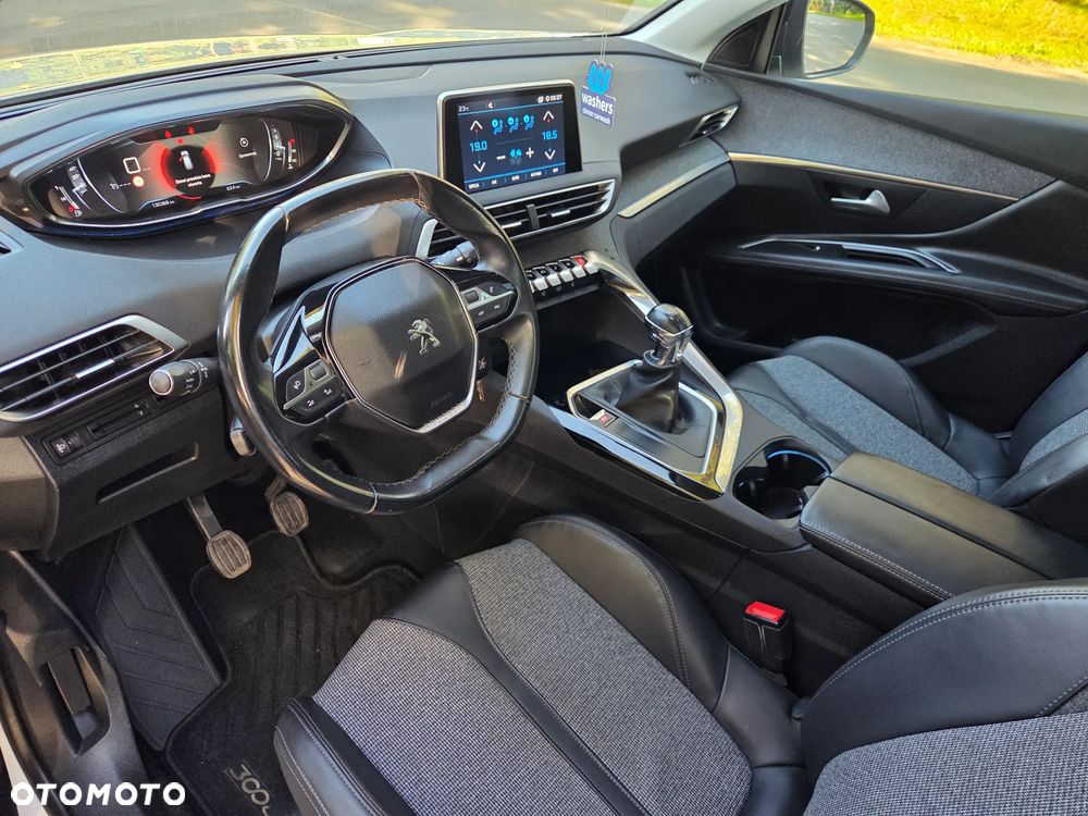Peugeot 3008 PureTech 130 Stop & Start GPF Allure - 14