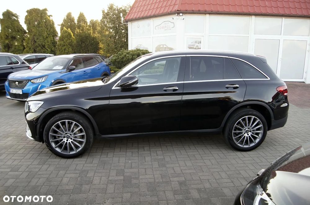 Mercedes-Benz GLC 300 e 4Matic 9G-TRONIC AMG Line - 38