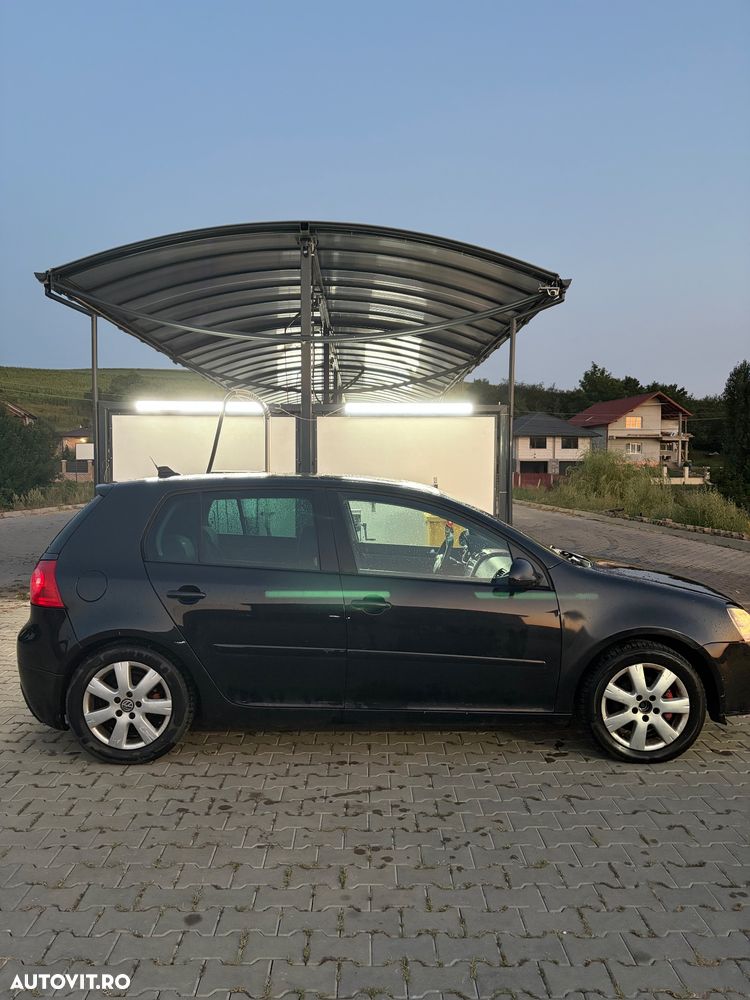 Volkswagen Golf - 5