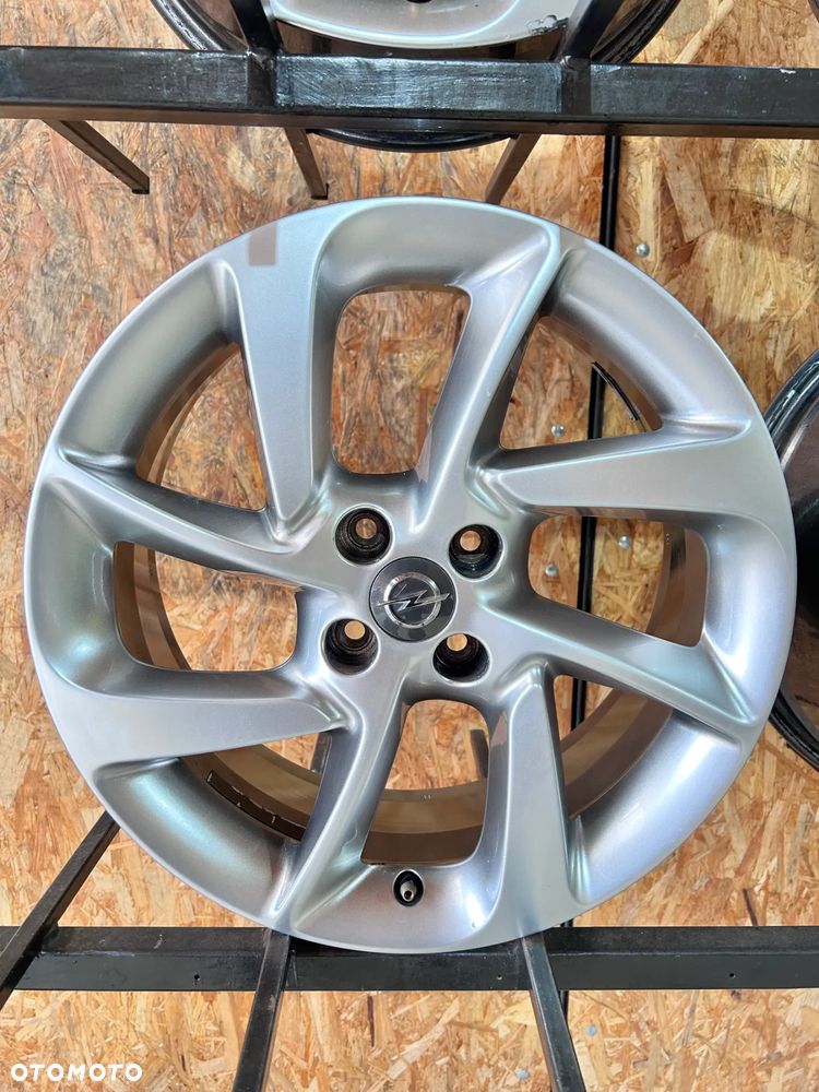 4 FELGI ALU. OPEL CORS AD, E , ADAM , OPC 17'' +TPMS , 7J  IS44 - 8
