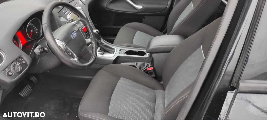 Ford Mondeo 2.0 TDCi Powershift Business Class - 11