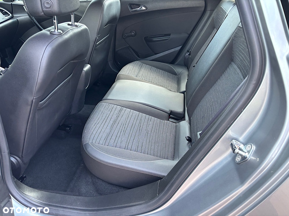 Opel Astra IV 1.4 T Cosmo - 39