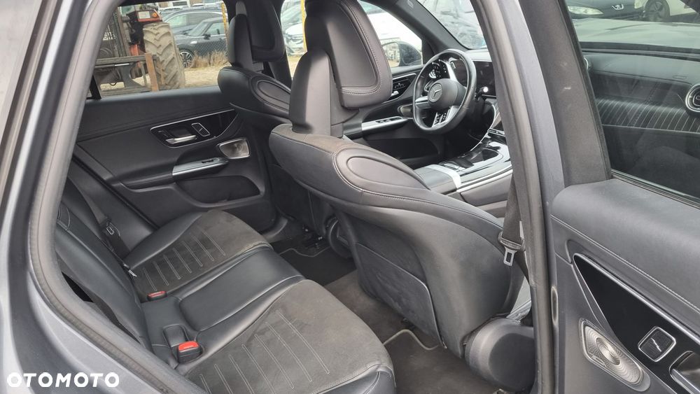 Mercedes-Benz GLC 220 d 4Matic 9G-TRONIC AMG Line Advanced - 26