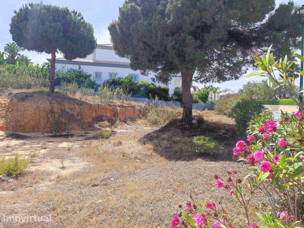 Lote de terreno a 500 metros da praia, Loulé, Algarve - Grande imagem: 2/19