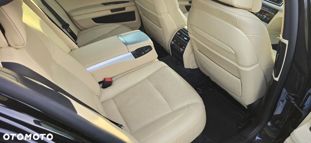 BMW Seria 7 730d Edition Exclusive - 25