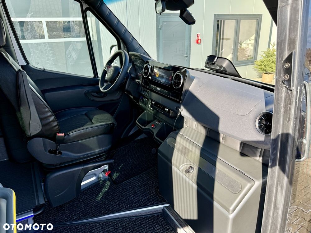 Mercedes-Benz Sprinter 519 Panoramic Line - 7