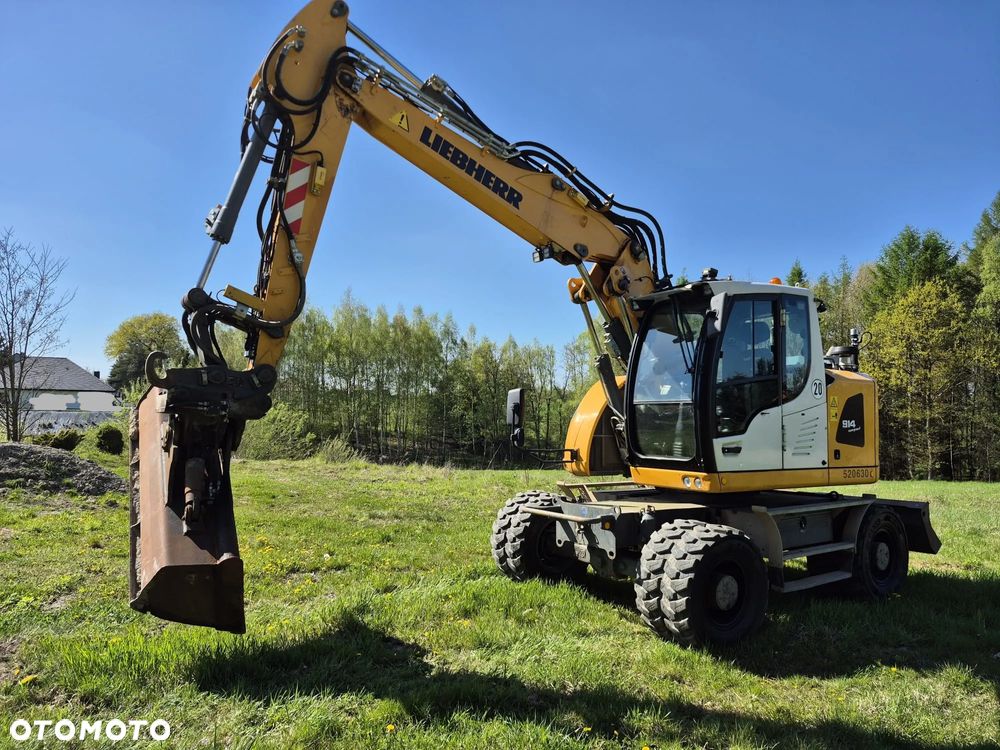 Liebherr A914 - 2