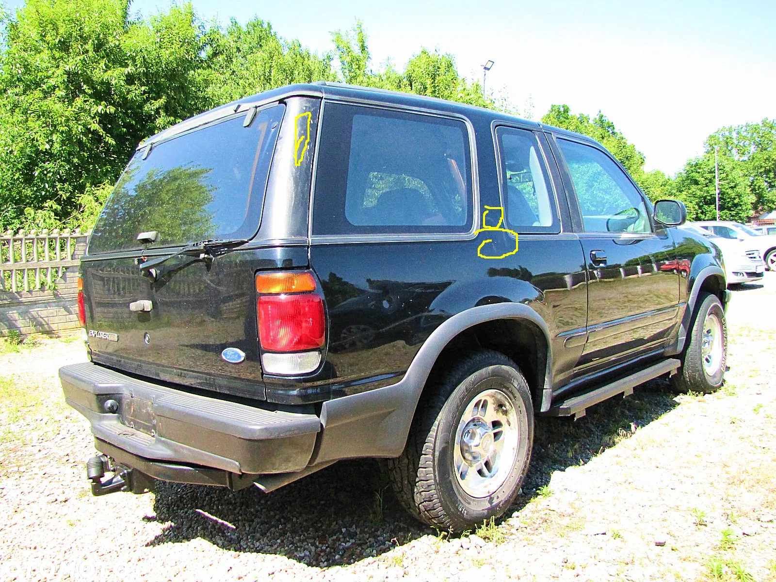 Ford Explorer - 24