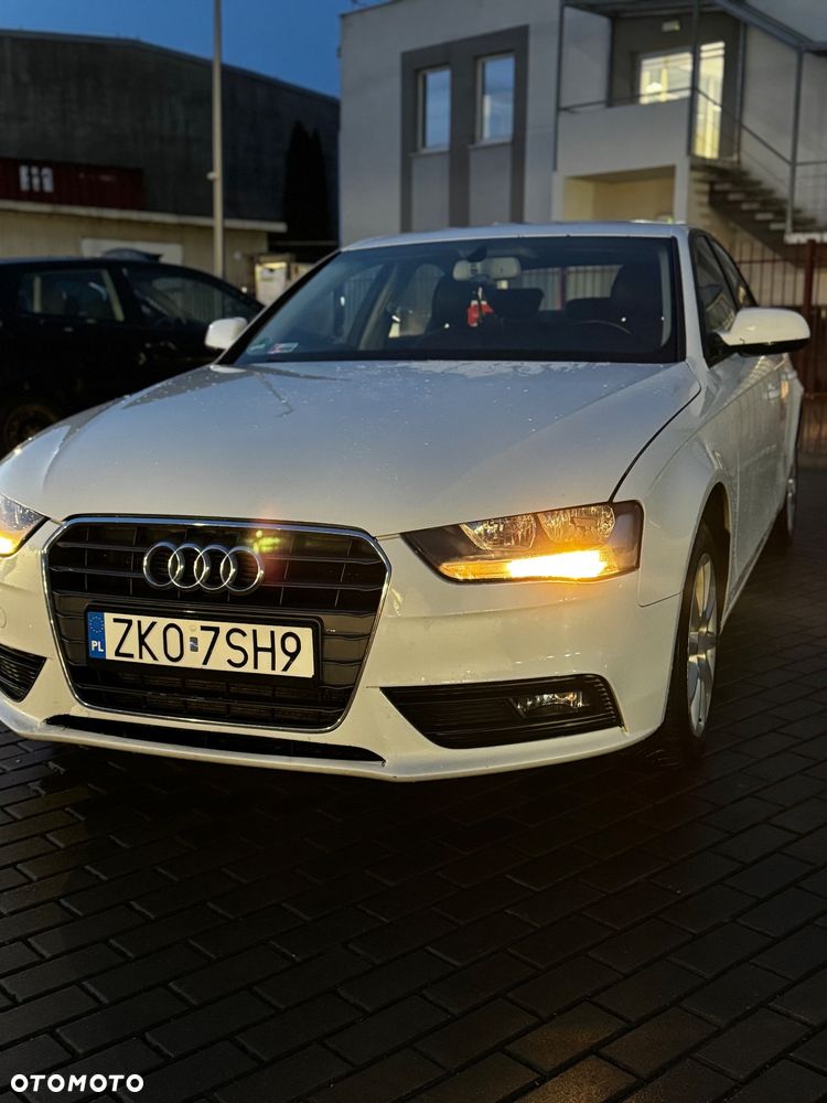 Audi A4 Limousine - 13
