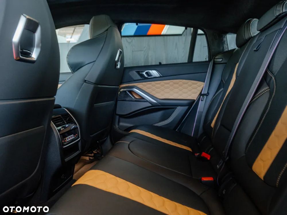 BMW X6M - 16