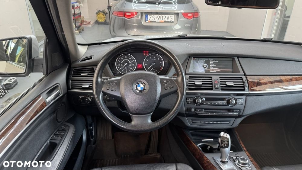 BMW X5 xDrive35i - 25