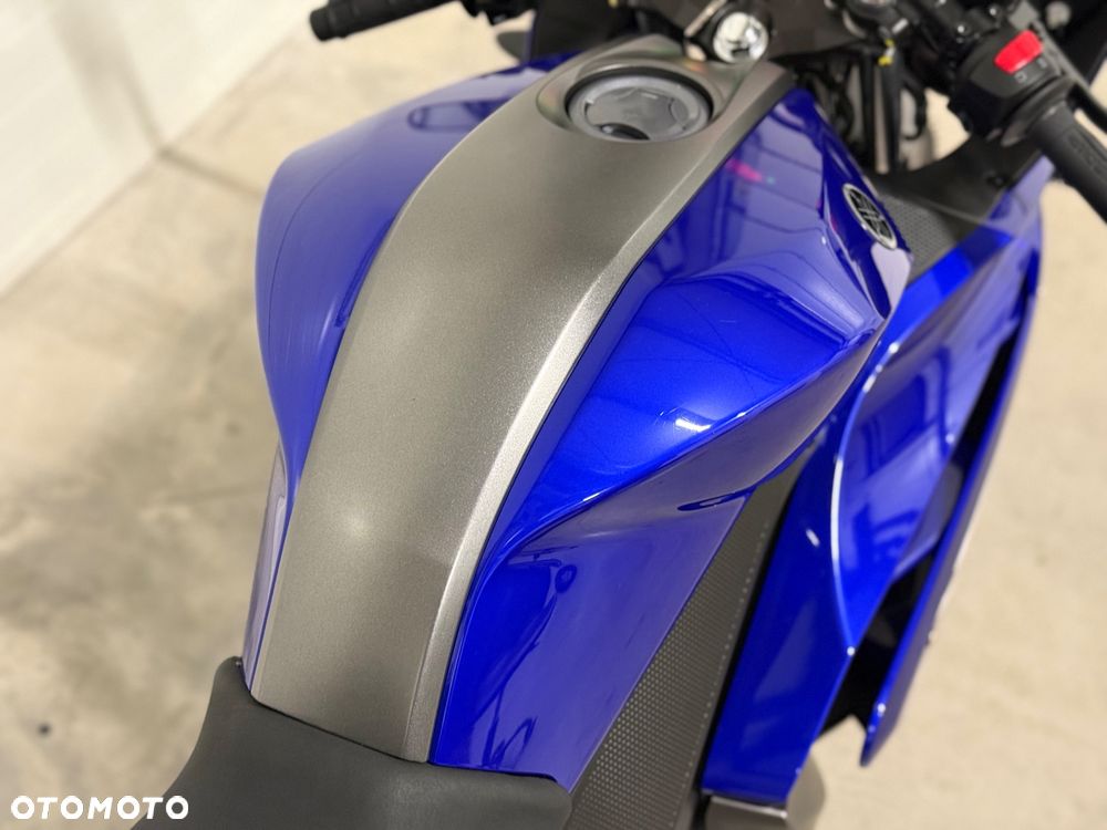 Yamaha YZF - 19