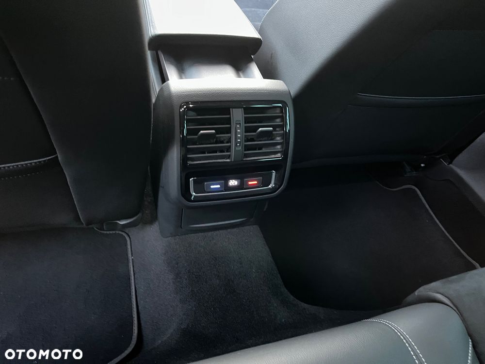 Volkswagen Passat 2.0 TDI BMT Highline DSG7 - 29