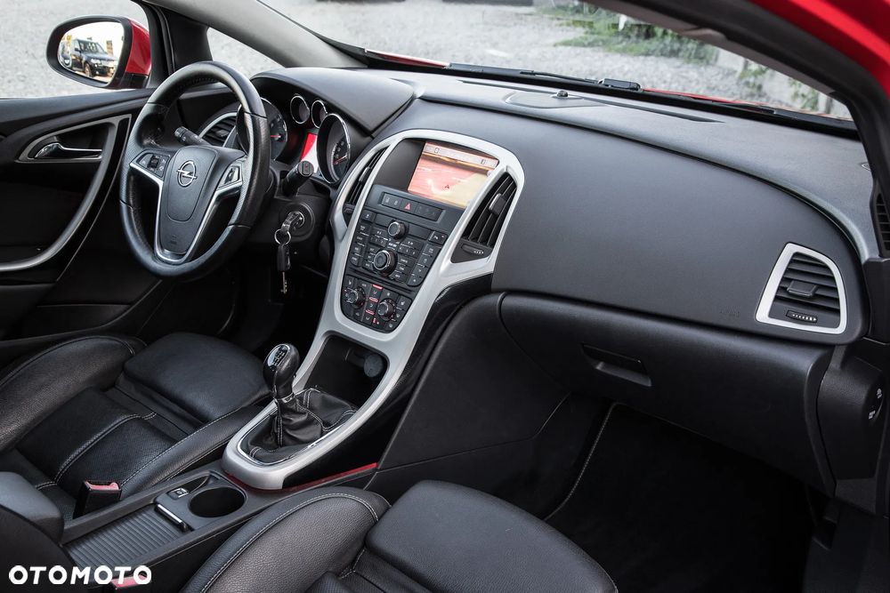 Opel Astra 1.6 Turbo Cosmo - 35