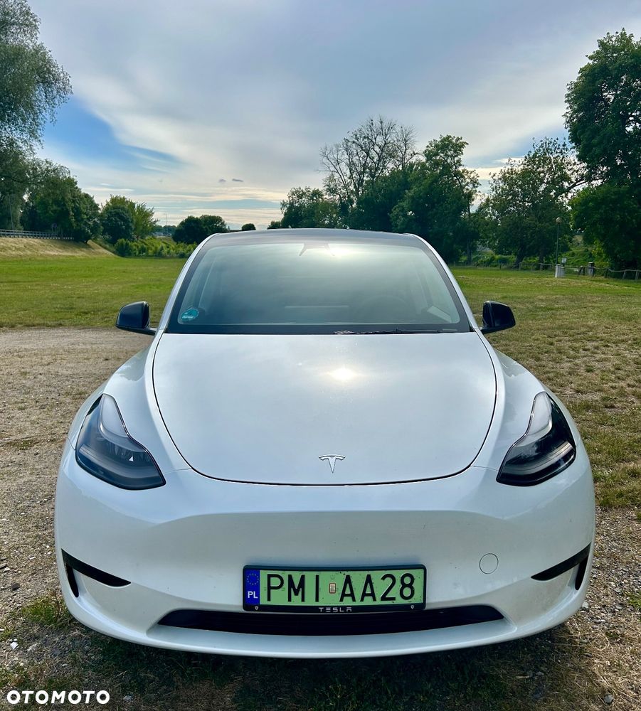 Tesla Y Performance Dual Motor AWD - 1
