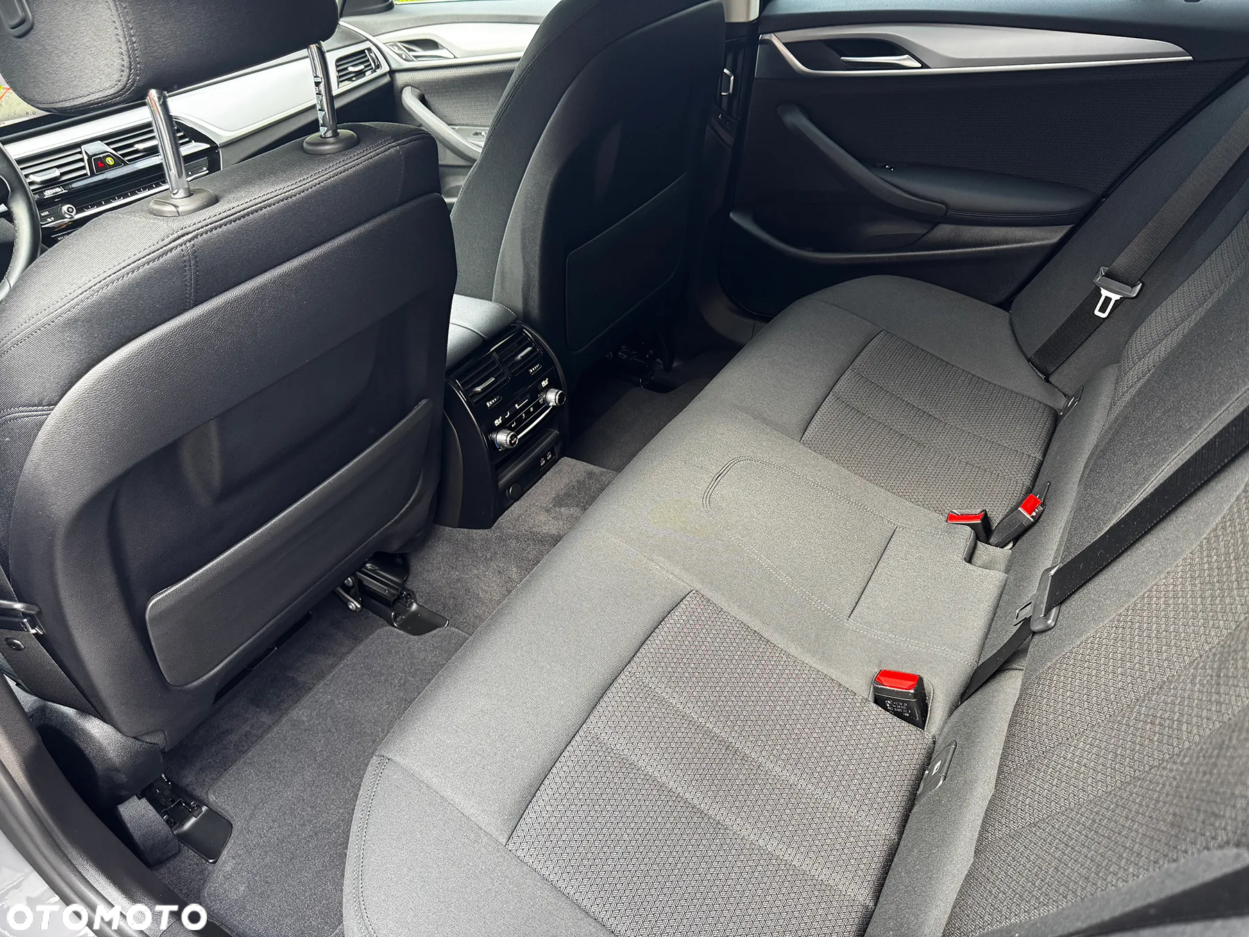 BMW Seria 5 520d xDrive Business Edition - 11