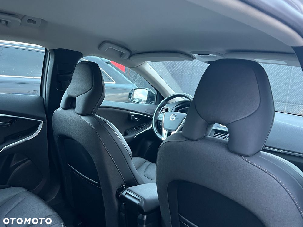 Volvo V40 Cross Country D2 Momentum - 9