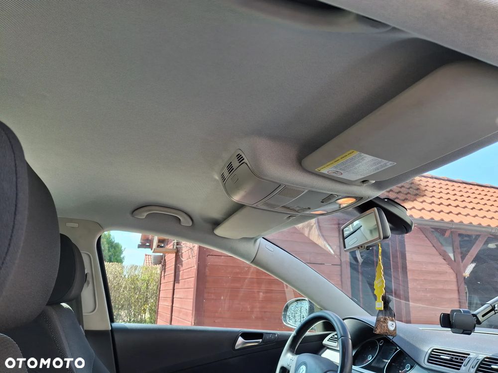 Volkswagen Passat 2.0 TDI DPF BlueMot Comfortline - 5