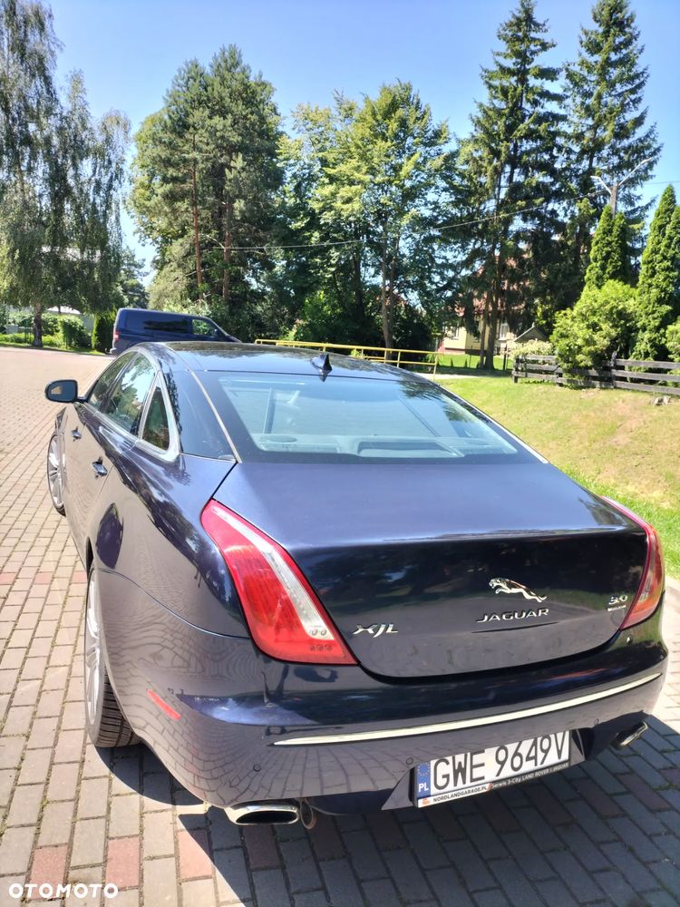 Jaguar XJ 3.0 T AWD LWB Portfolio - 6