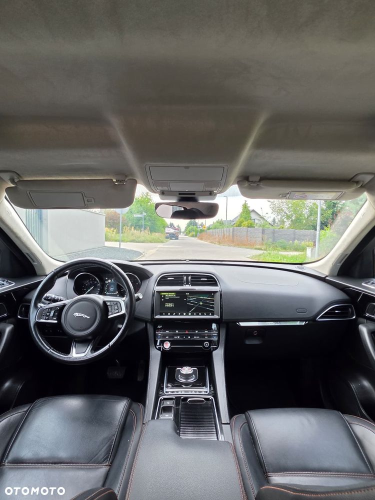 Jaguar F-Pace 20d Prestige - 15