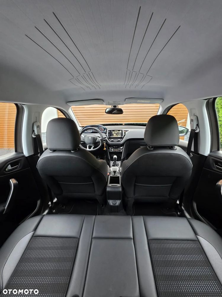 Peugeot 2008 PureTech 82 Allure - 12