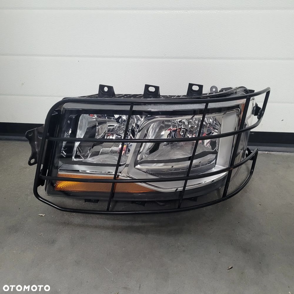 LAMPA ROBOCZA SCANIA RS NM.26743388 ORYGINAŁ CHWALIM116 - 1