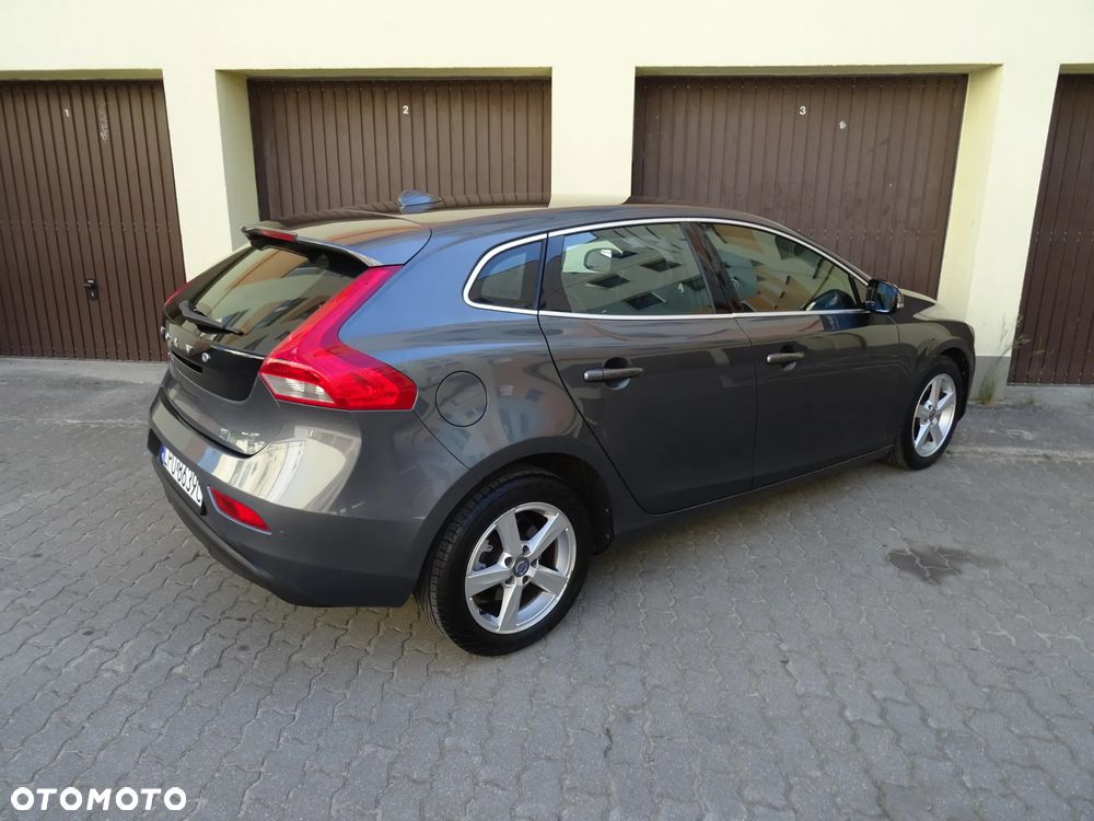 Volvo V40 D2 Momentum - 27
