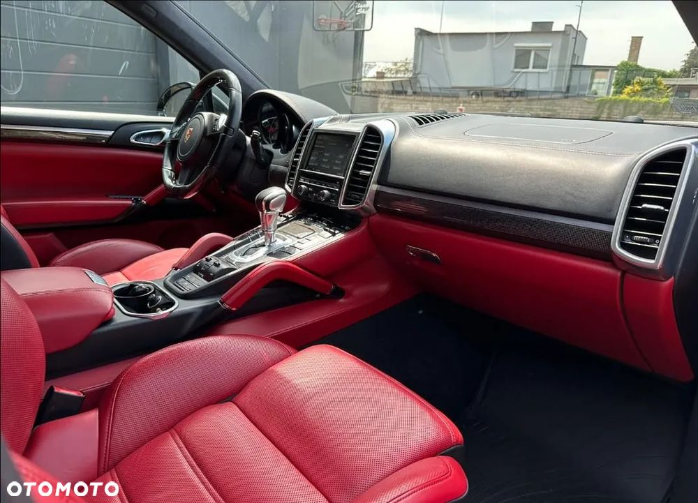 Porsche Cayenne GTS - 25