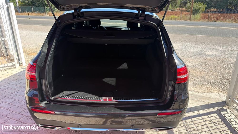 Mercedes-Benz E 300 de AMG Line 4Matic - 23