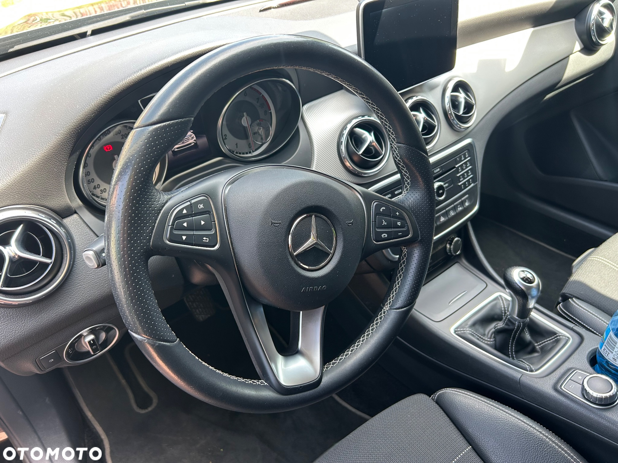 Mercedes-Benz GLA 180 SCORE - 9