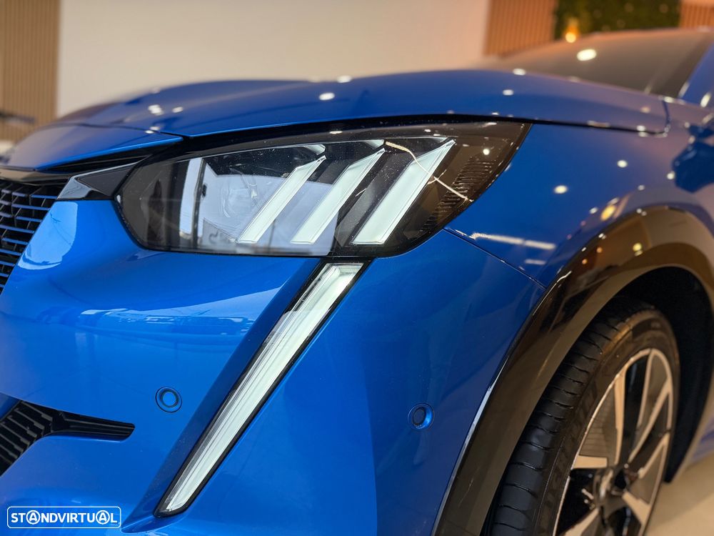 Peugeot e-208 GT Pack - 30