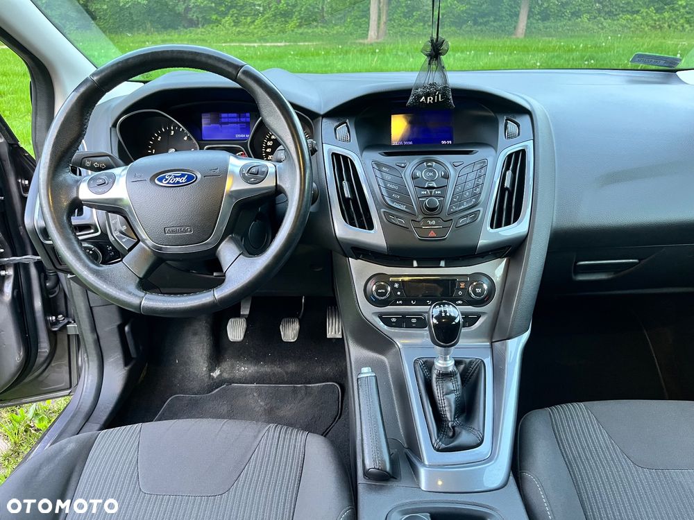 Ford Focus 1.6 TDCi Titanium ECOnetic - 9