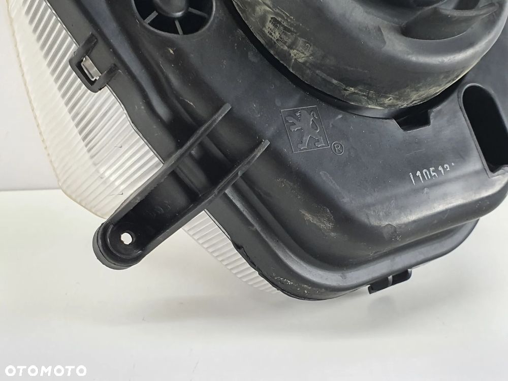LAMPA PRZOD REFLEKTOR  PEUGEOT E-VIVACITY - 12