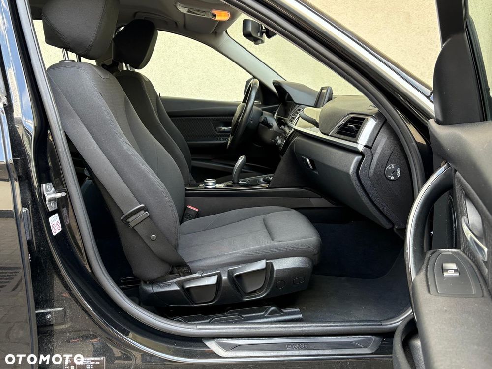 BMW Seria 3 320d MHEV Luxury Line - 8