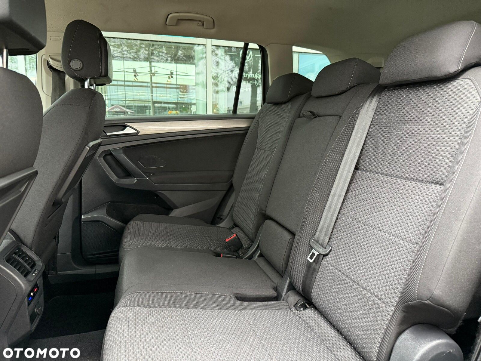Volkswagen Tiguan Allspace 2.0 TSI 4Mot Comfortline DSG 7os - 12