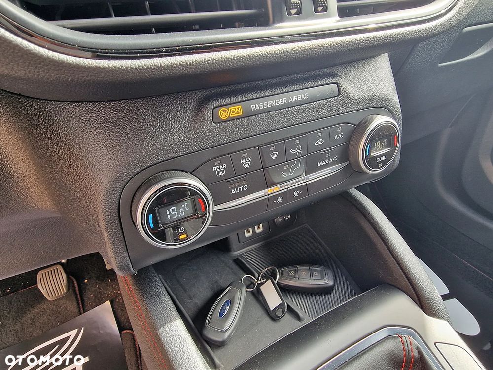 Ford Kuga 1.5 EcoBoost ST-LINE - 18