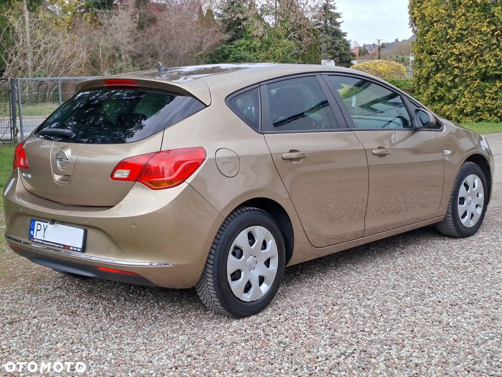 Opel Astra - 4