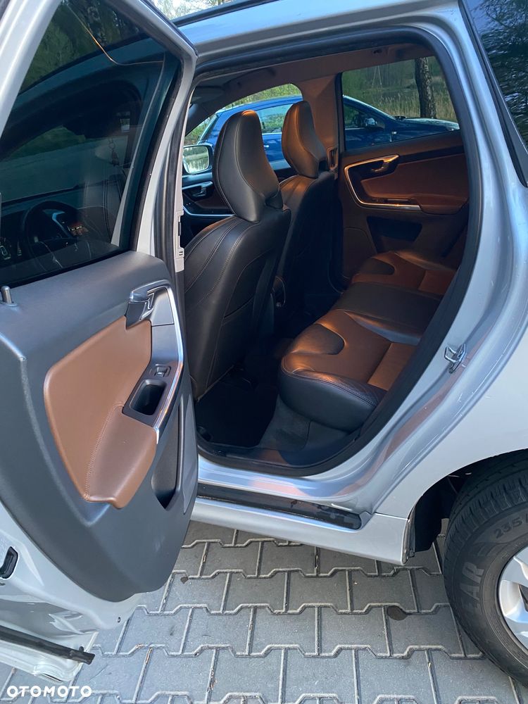 Volvo XC 60 D4 Geartronic Momentum - 11