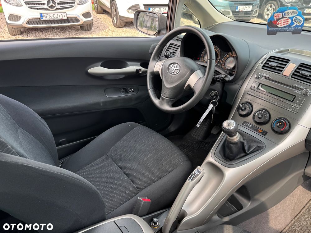 Toyota Auris 1.6 VVT-i Team - 3