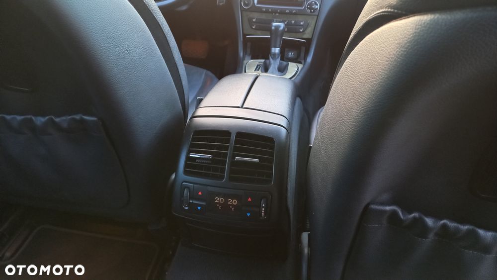 Mercedes-Benz Klasa E 320 CDI 7G-TRONIC Avantgarde DPF - 19