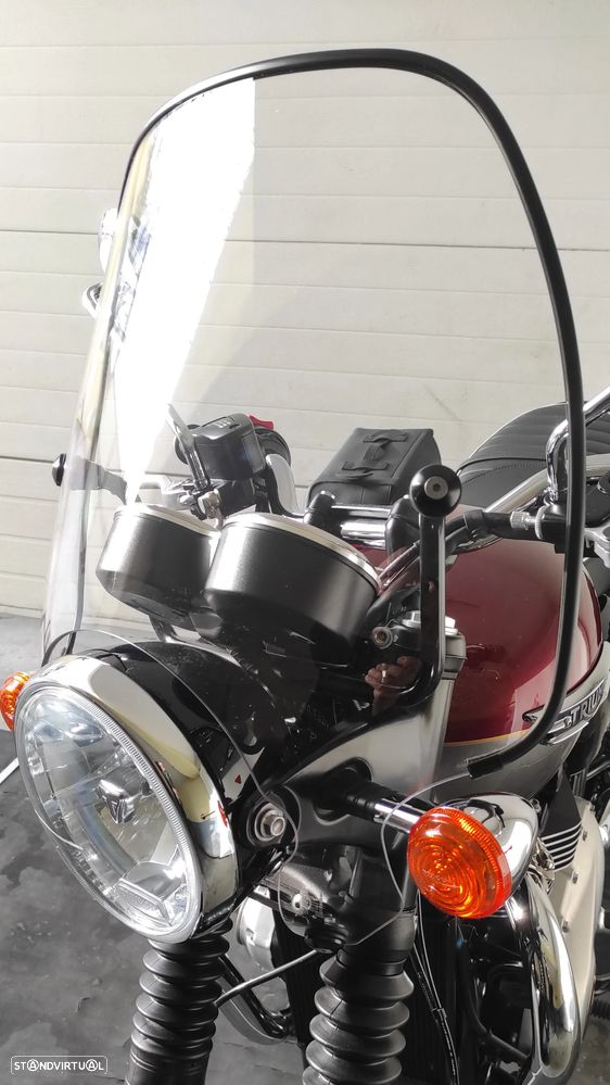 Triumph Bonneville - 2