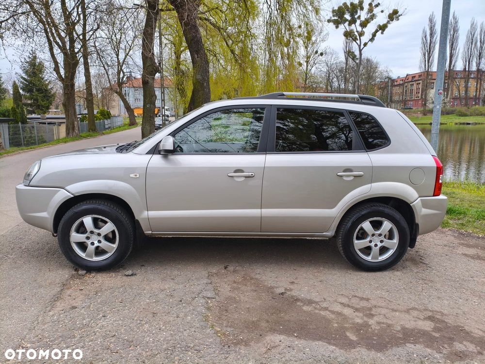 Hyundai Tucson 2.0 Comfort 2WD - 10
