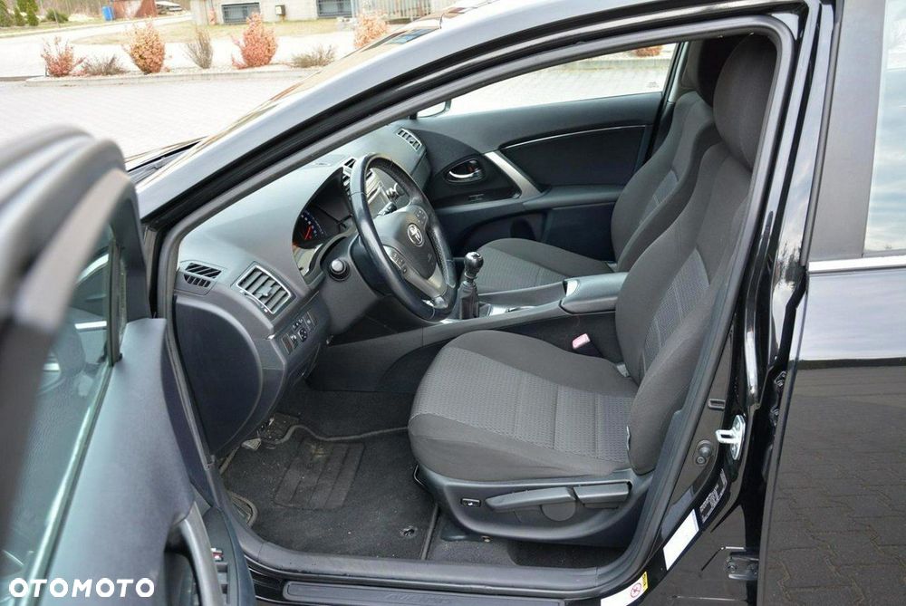 Toyota Avensis 2.0 D-4D Comfort - 16