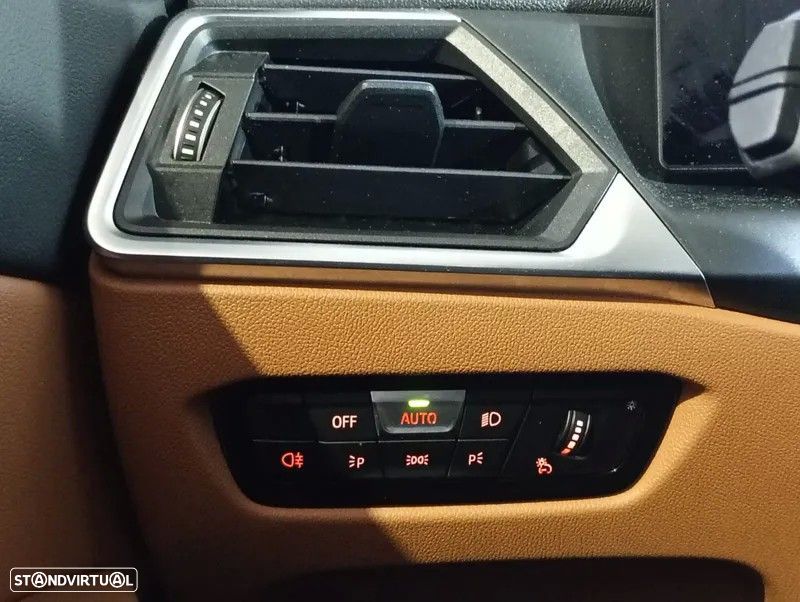 BMW 320 e Pack Desportivo M Auto - 25