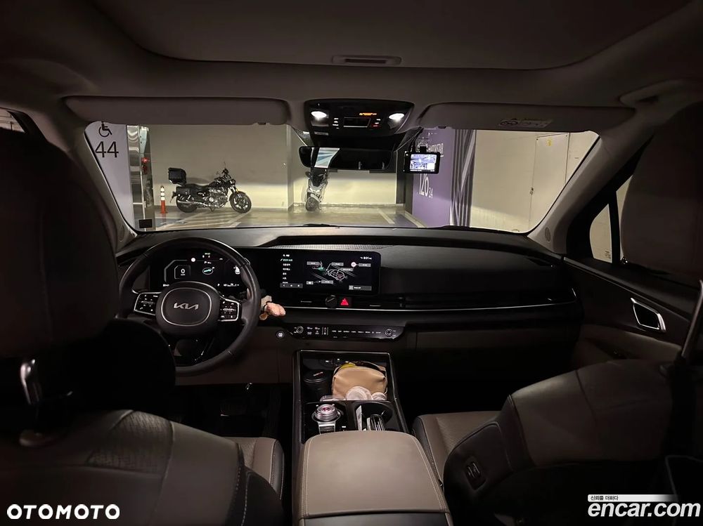Kia Carnival - 20