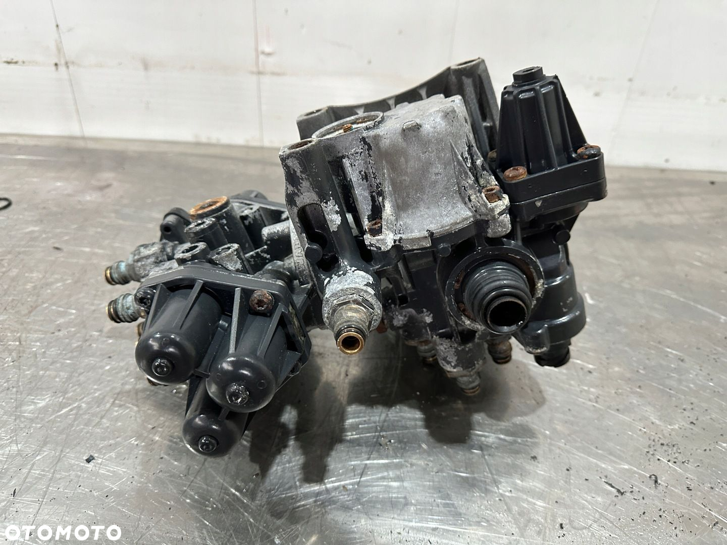 Osuszacz Powietrza Zawór Iveco Stralis Hi-Way 4324160010 9325001010 - 3